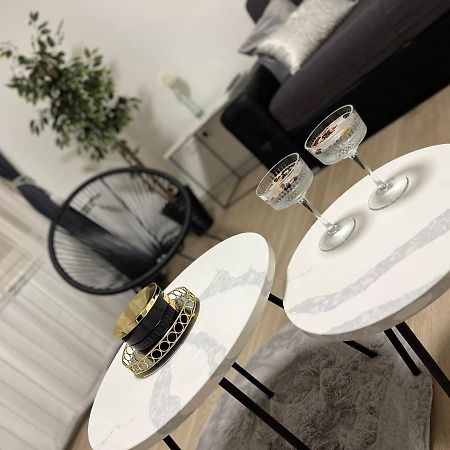 Apartman Gold Maris Daire Karlovac Dış mekan fotoğraf