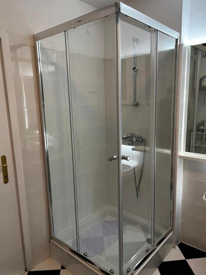 Apartman Gold Maris Daire Karlovac Dış mekan fotoğraf