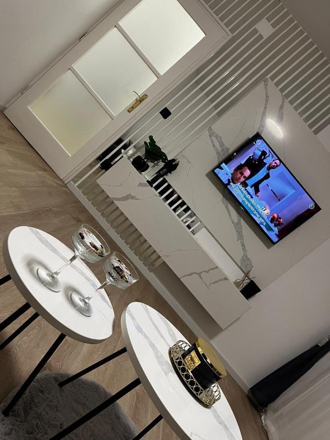Apartman Gold Maris Daire Karlovac Dış mekan fotoğraf