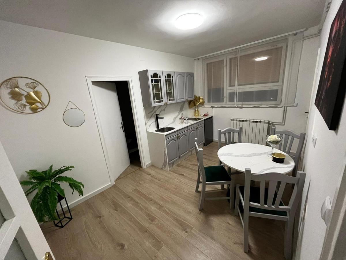 Apartman Gold Maris Daire Karlovac Dış mekan fotoğraf