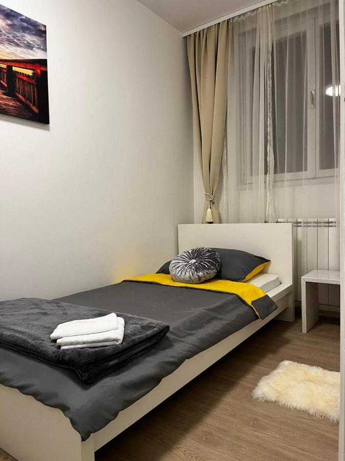 Apartman Gold Maris Daire Karlovac Dış mekan fotoğraf